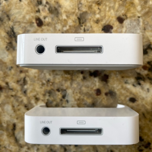 Apple 2nd Gen iPhone Charging Dock Stand Set Of 2 - Picture 5 of 5